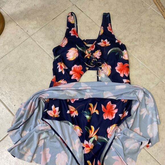 Esprlia Bathing Suit 1 Pc Plus Size 2XL Soft Cup Full Skirt Cut Out Floral Print - Picture 7 of 15